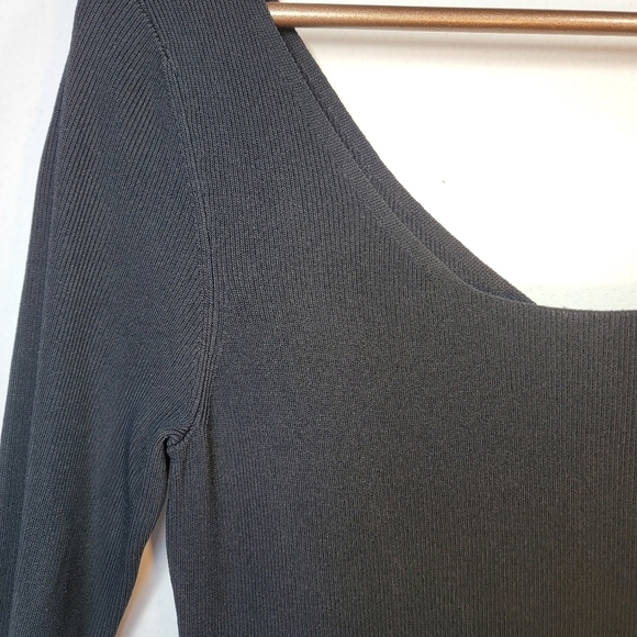 CYRUS Knits top. Black 3/4 length sleeve. Small - Picture 5 of 9